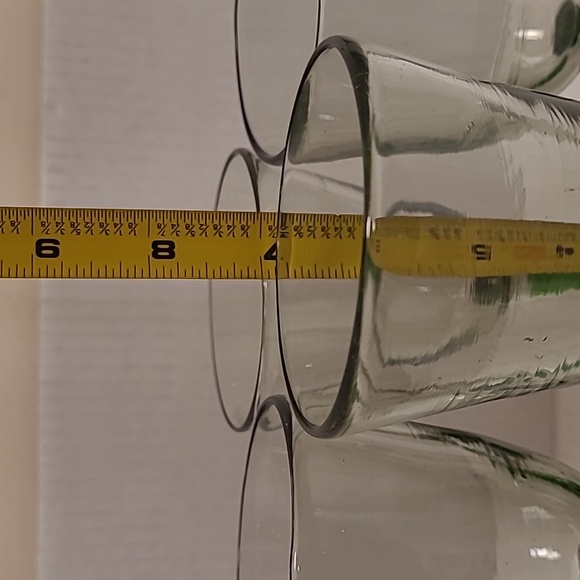 Set of 4 Handblown Green Stemmed Wine Glasses - Picture 13 of 16